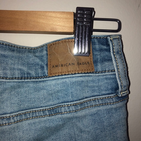 AE light washed short ripped denim shorts - Picture 3 of 4